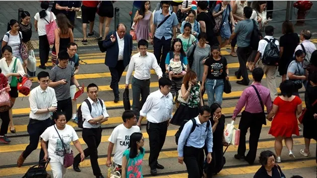 移居香港或可保留內地身份！兩會重磅提案！