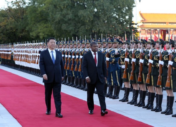 Xi Jinping and Angolan President Lourenço Exchange Congratulatory Messages on the 40th Anniversary of the Establishment of Diplomatic Relations Between China and Angola